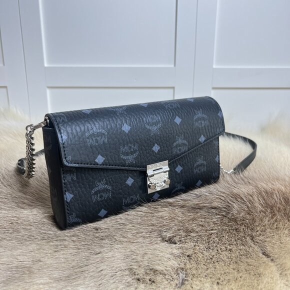 MCM19 Envelope Chain Flap Crossbody Bag - Picture 2 of 9